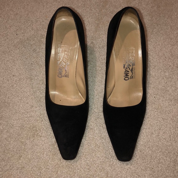 SALVATORE FERRAGAMO HEELS - Picture 2 of 8